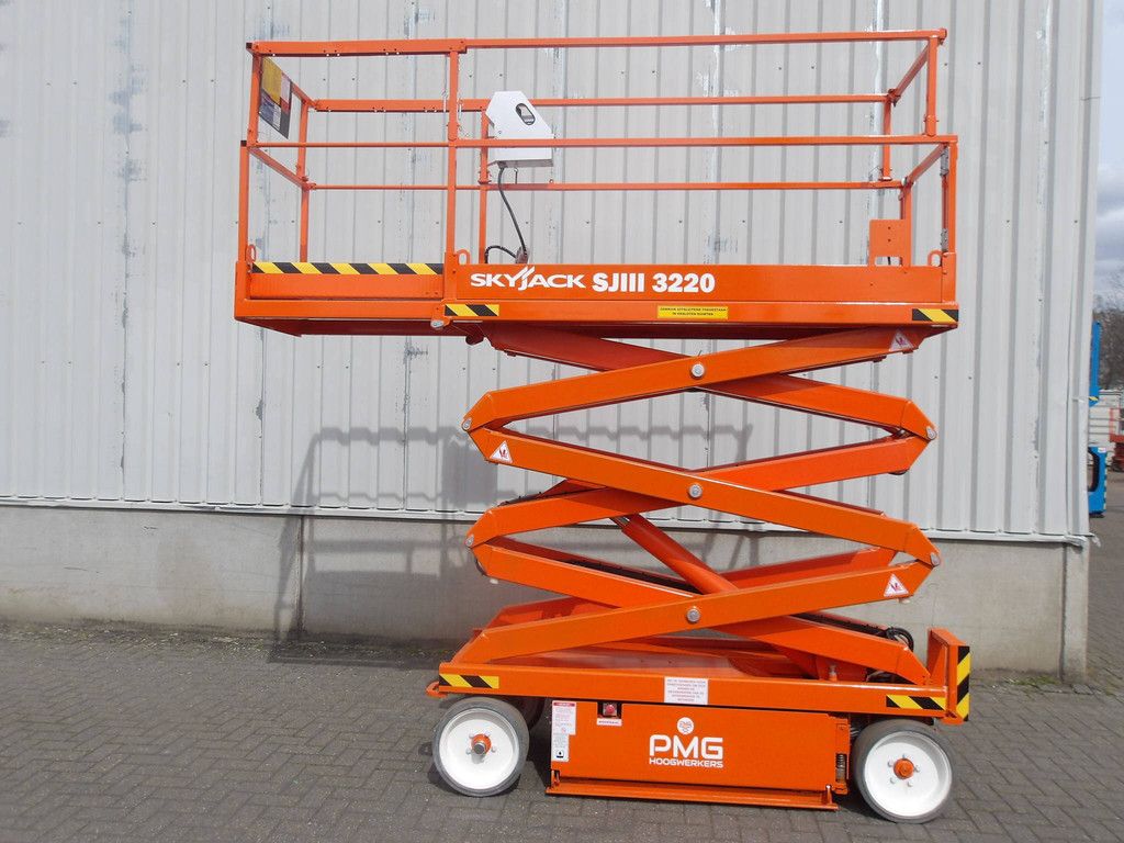 Schaarhoogwerker SkyJack SJ3220 8.09m Elektrisch 2015