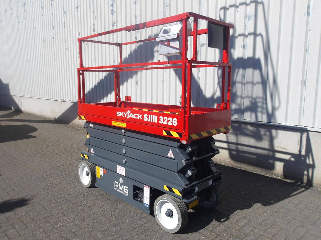 Skyjack SJ3226 Scissor Lift 9.92m Electric 2017