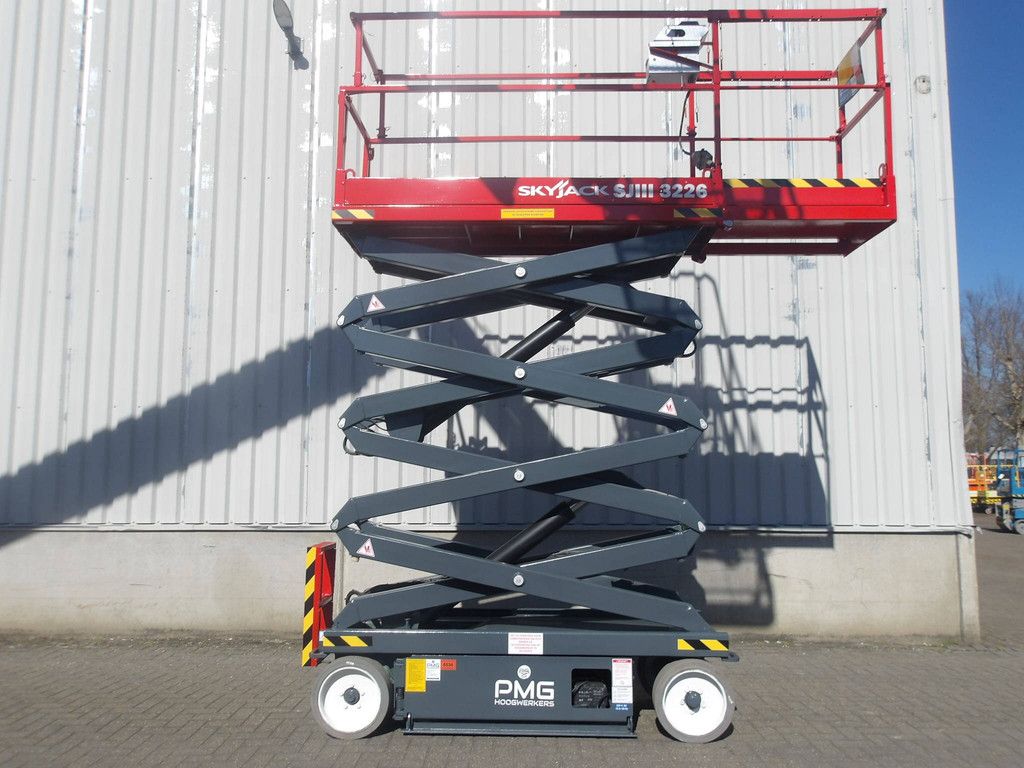 Skyjack SJ3226 Scissor Lift 9.92m Electric 2017