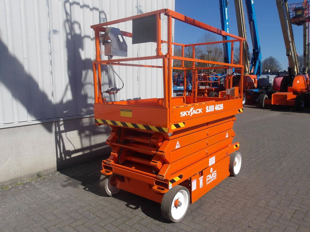 Scissor Lift SkyJack SJ4626 9.92m Electric 2015