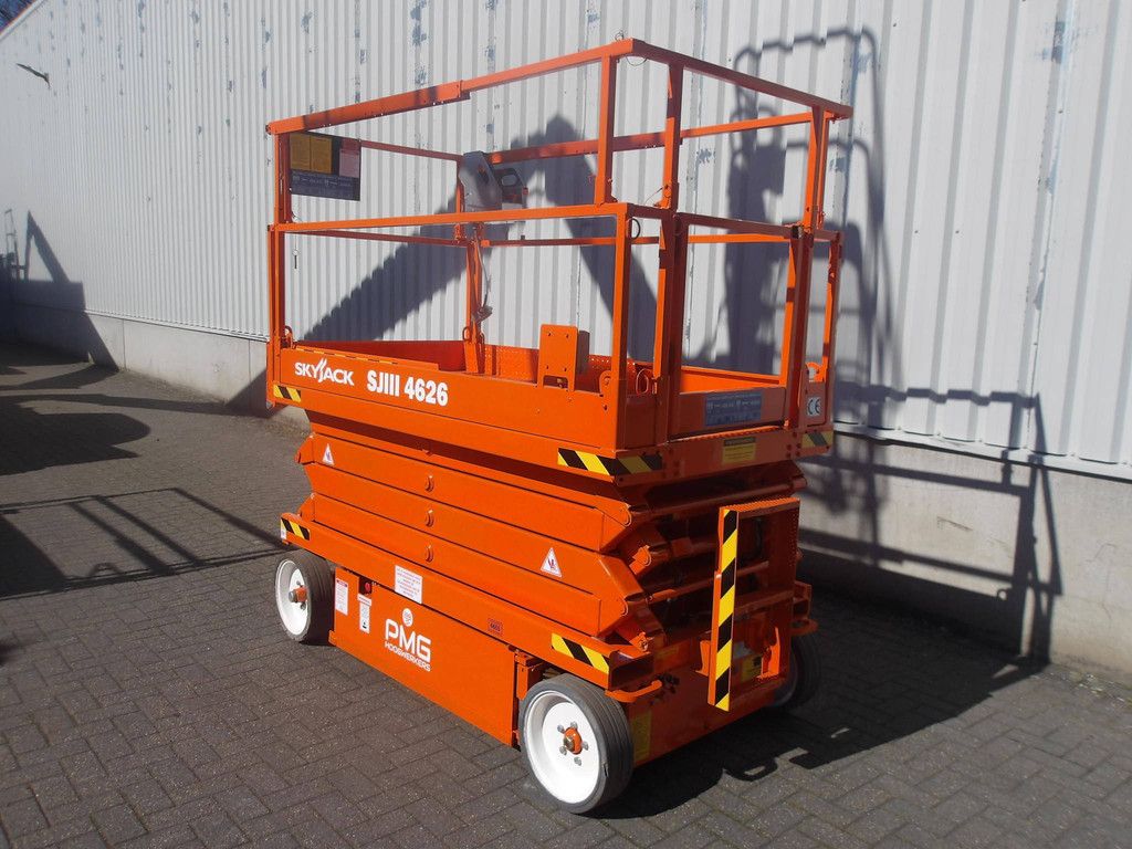 Scissor Lift SkyJack SJ4626 9.92m Electric 2015
