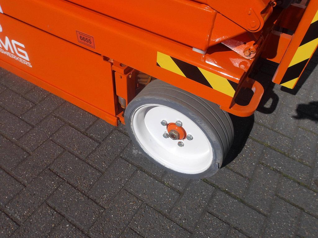 Scissor Lift SkyJack SJ4626 9.92m Electric 2015
