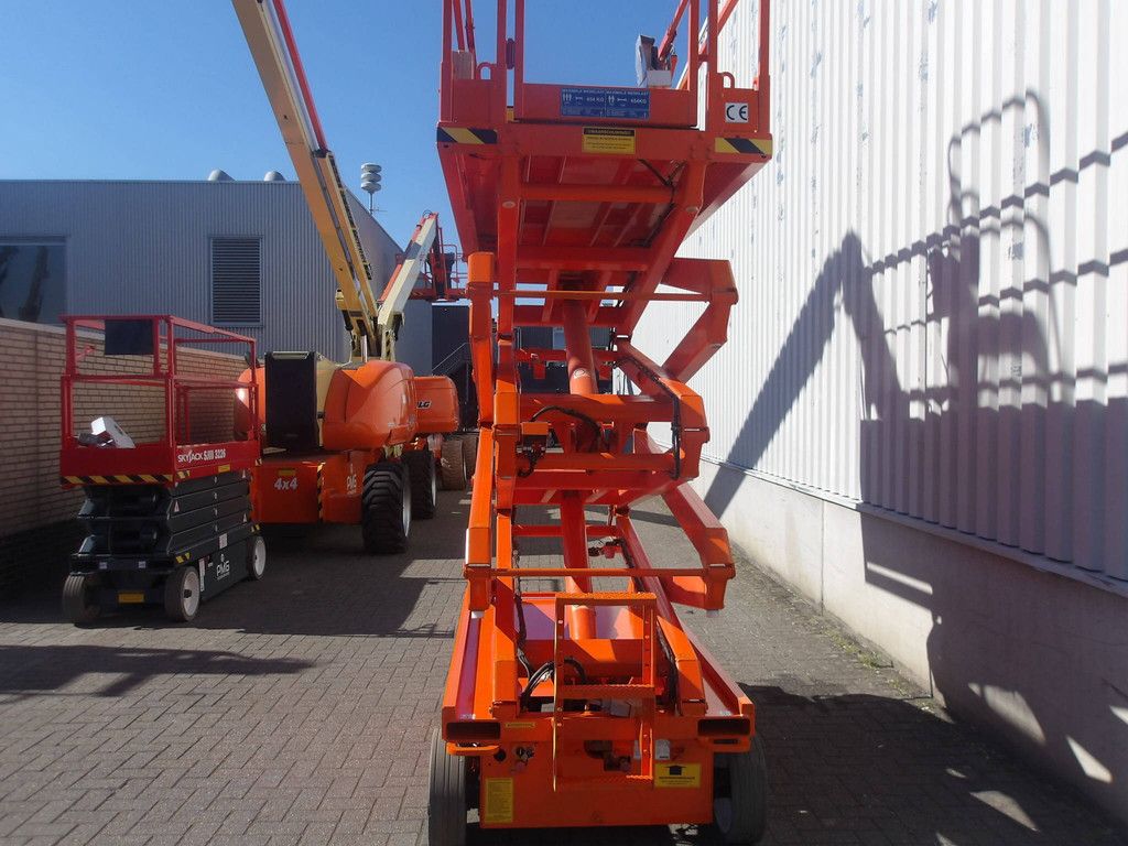 Scissor Lift SkyJack SJ4626 9.92m Electric 2015