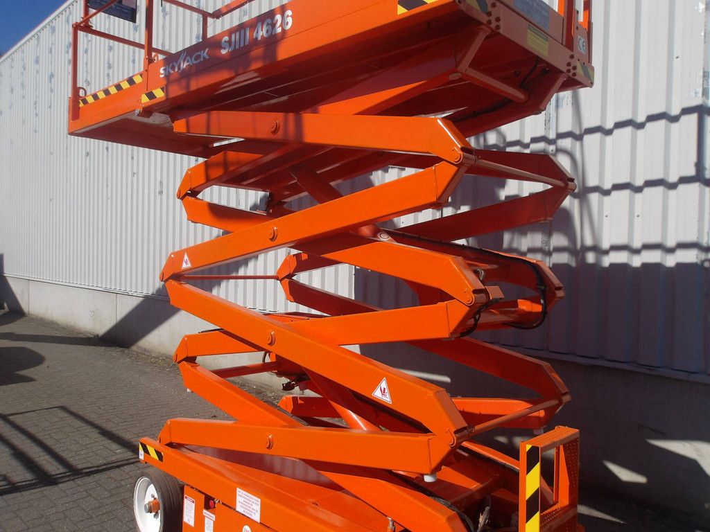 Scissor Lift SkyJack SJ4626 9.92m Electric 2015