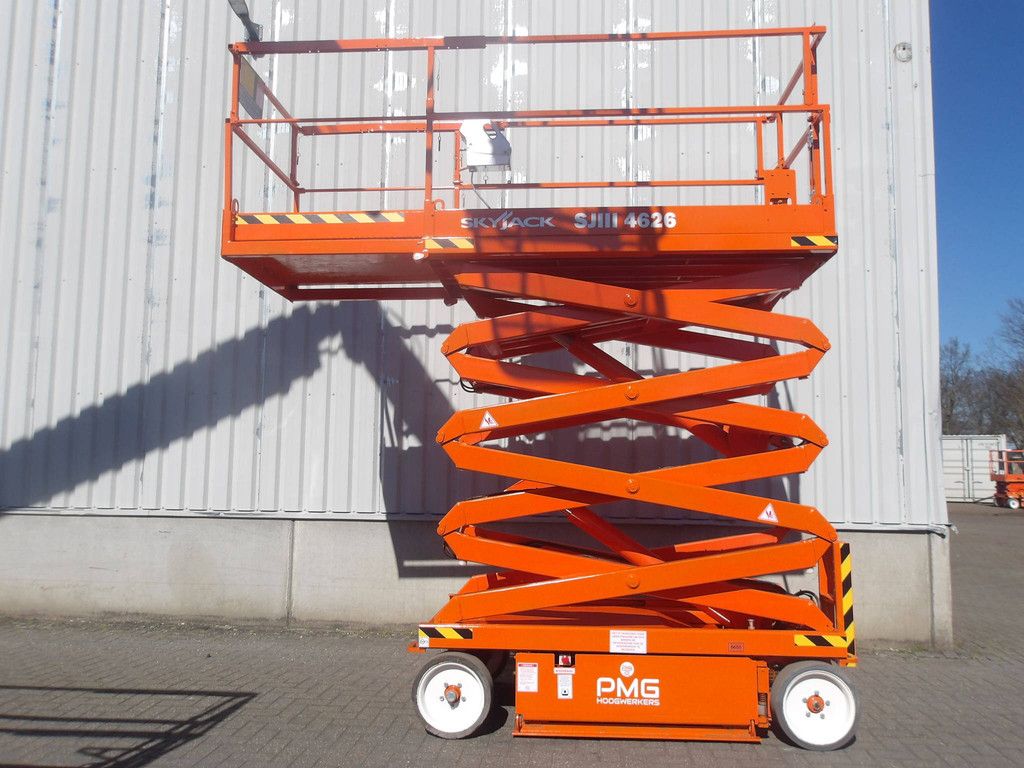 Scissor Lift SkyJack SJ4626 9.92m Electric 2015
