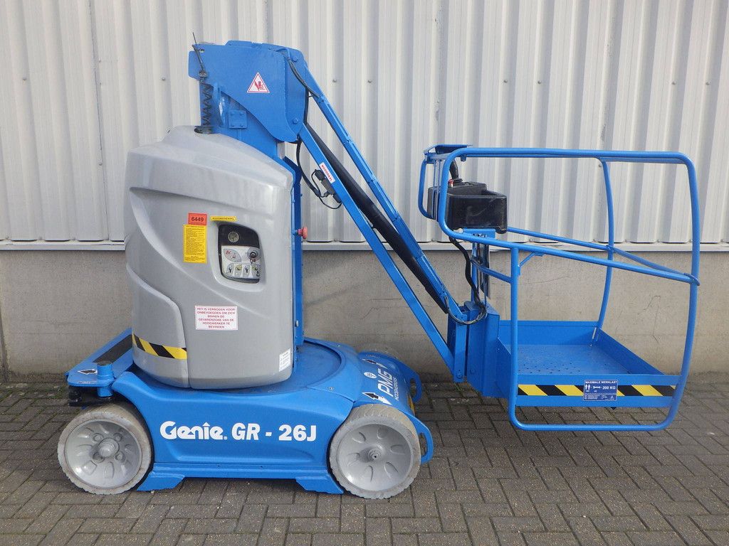 Genie GR-26J 9.90m Electric Mast Lift 2014