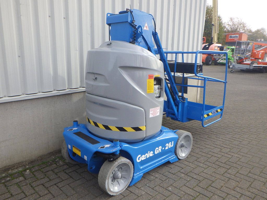Genie GR-26J 9.90m Electric Mast Lift 2014