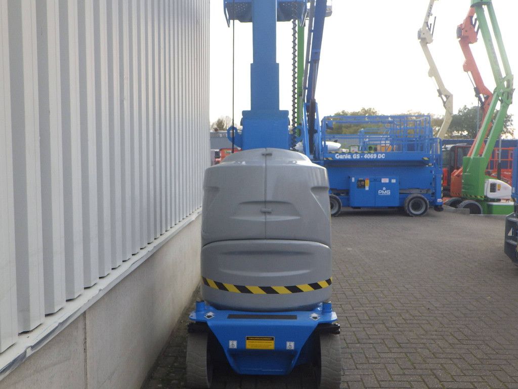 Genie GR-26J 9.90m Electric Mast Lift 2014