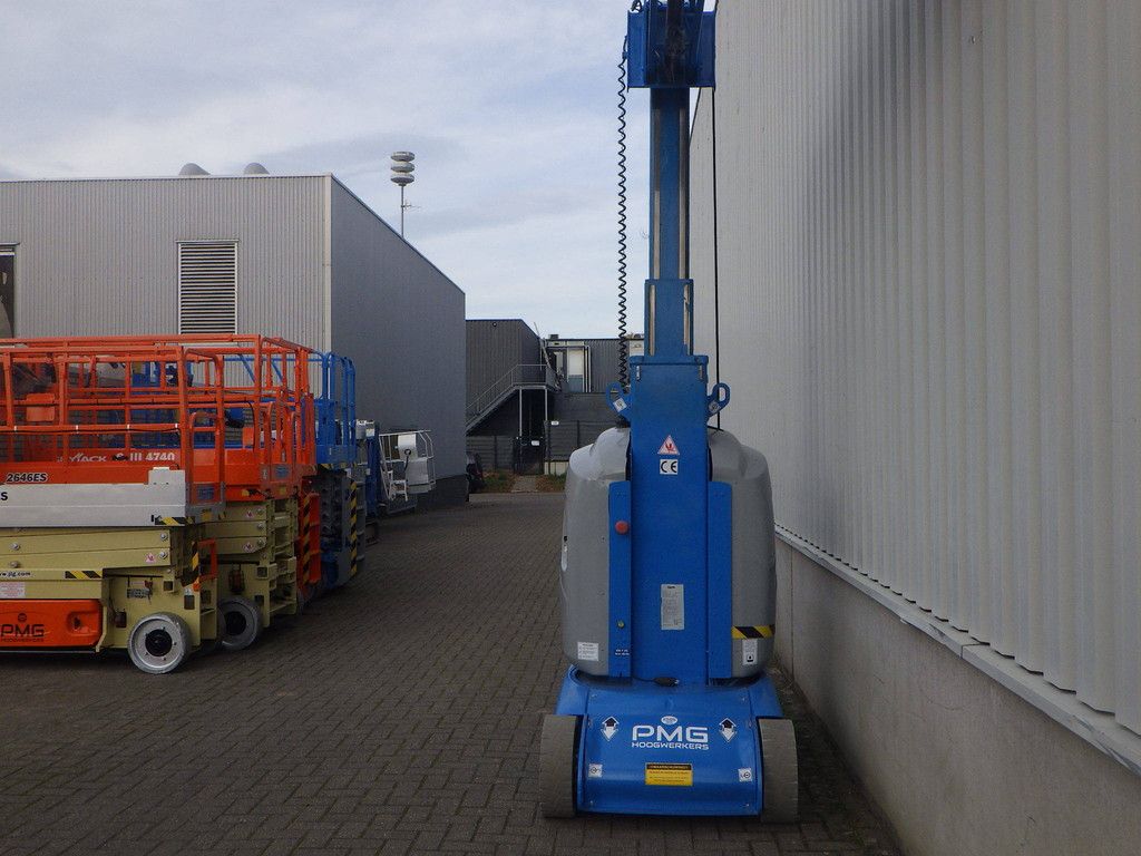 Genie GR-26J 9.90m Electric Mast Lift 2014