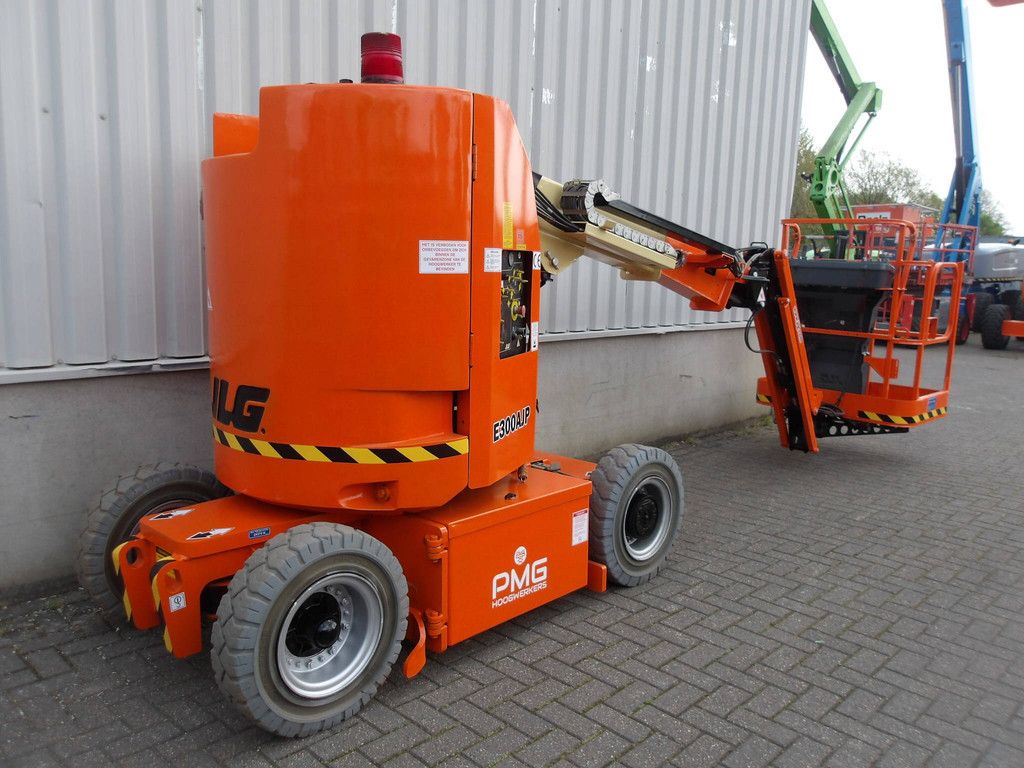 JLG E300AJP Gelenkteleskoparbeitsbühne 11,19 m elektrisch 2015