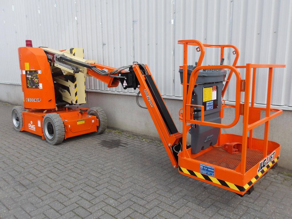 JLG E300AJP Gelenkteleskoparbeitsbühne 11,19 m elektrisch 2015