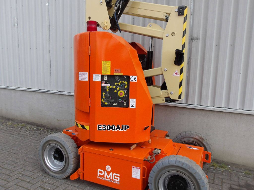 JLG E300AJP Gelenkteleskoparbeitsbühne 11,19 m elektrisch 2015
