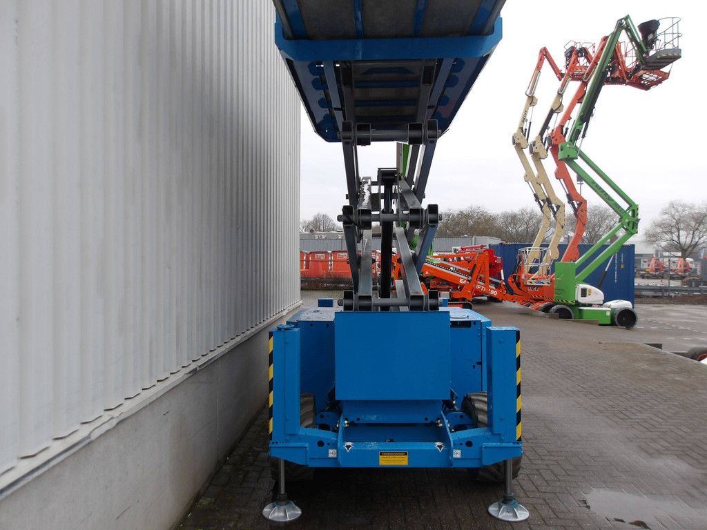 Scissor Lift Genie GS-3369DC 11.69m Electric 2013