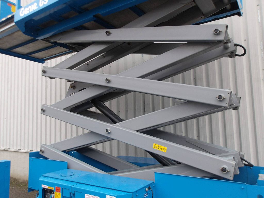 Scissor Lift Genie GS-3369DC 11.69m Electric 2013