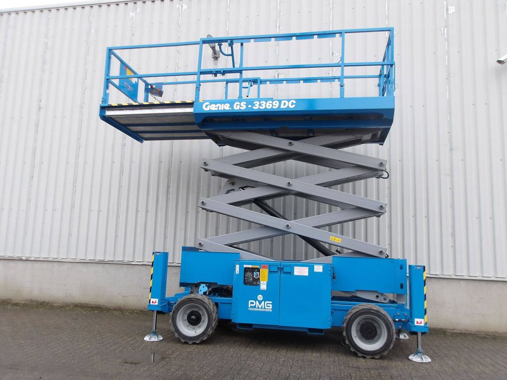 Scissor Lift Genie GS-3369DC 11.69m Electric 2013
