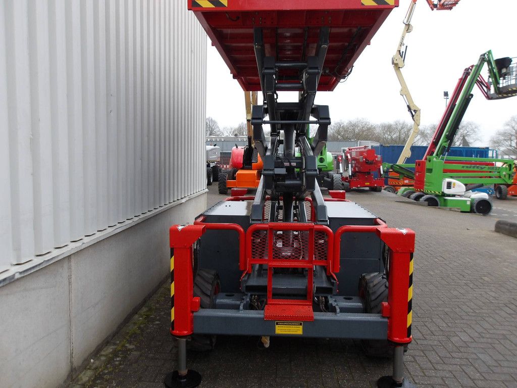 Skyjack SJ6832RT Scissor Lift 11.75m Diesel 2015