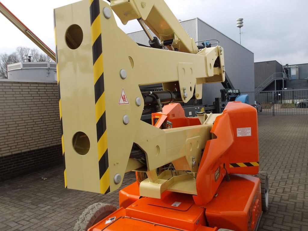 Articulated boom lift JLG E400AJPN 14.16m Electric 2011