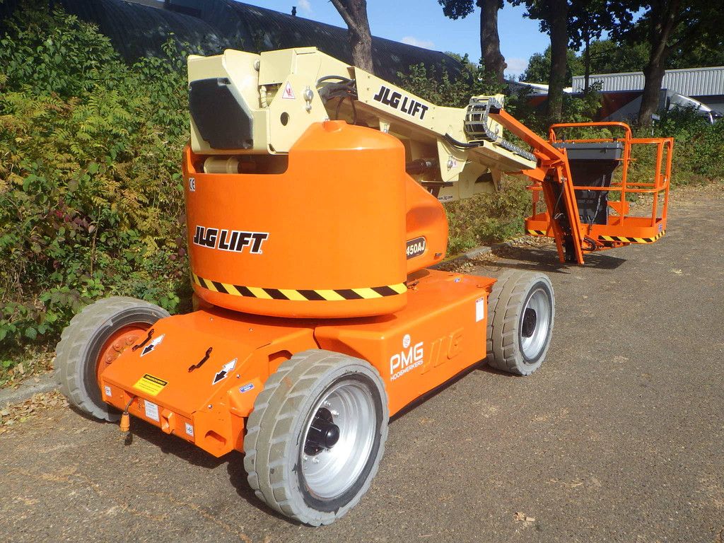 JLG E450AJ Articulated Boom Lift 15.72m Electric 2011