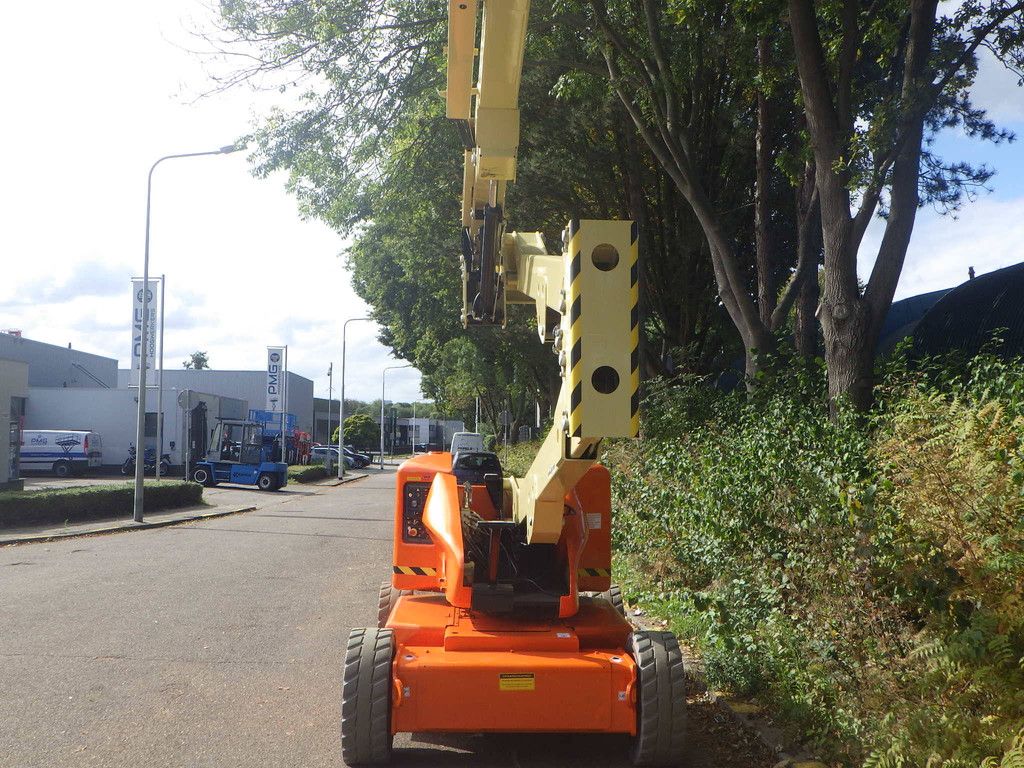 JLG E450AJ Articulated Boom Lift 15.72m Electric 2011