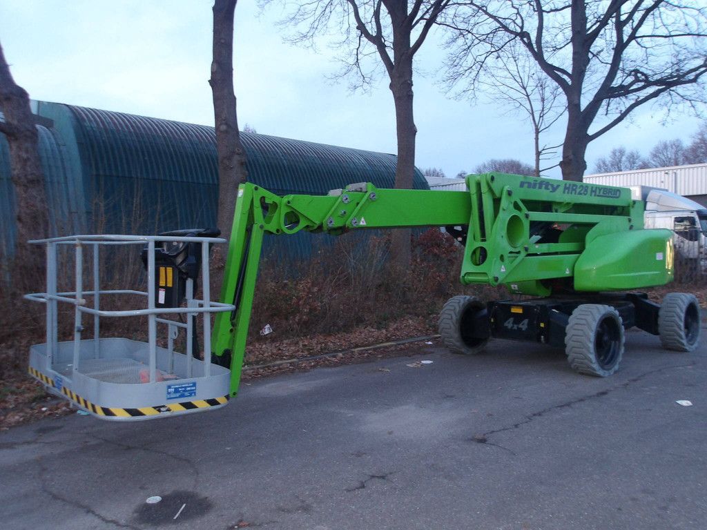 Kniktelescoophoogwerker Nifty HR28HYB Hybride 28m 2019