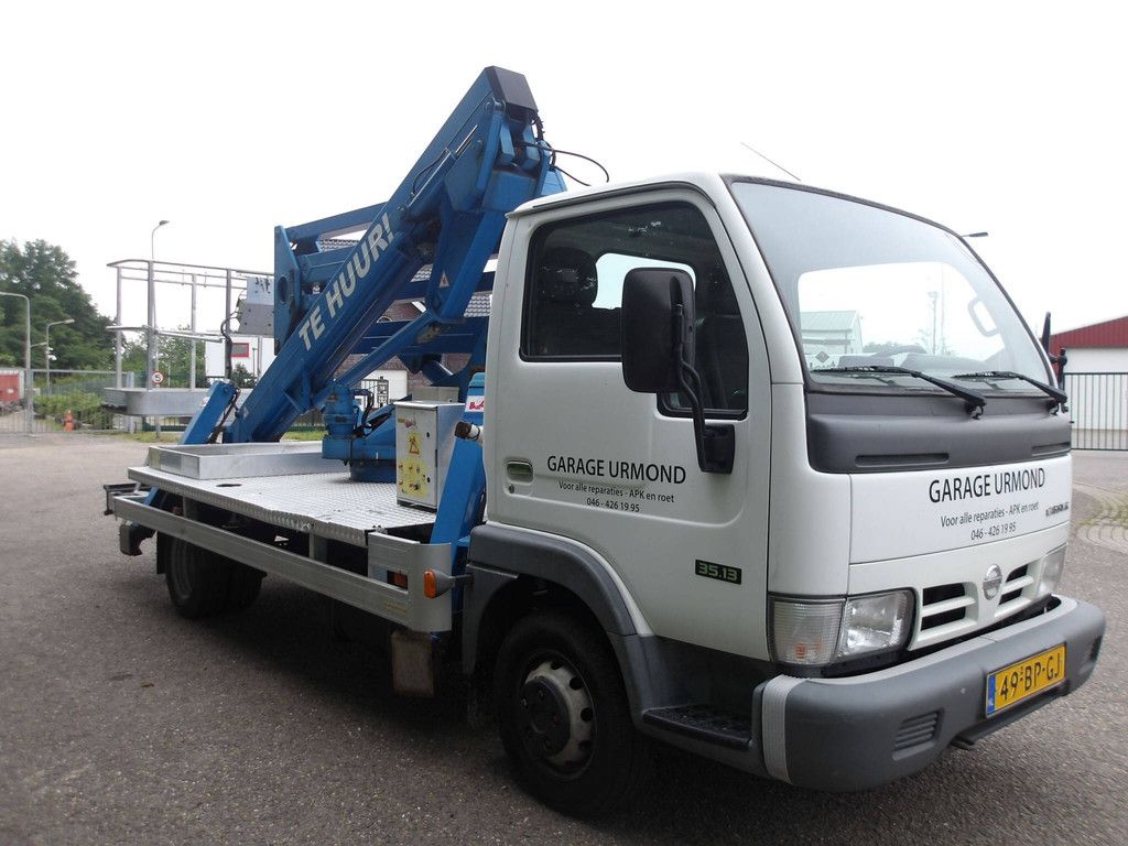 Autohoogwerker Nissan Cabstar Diesel 17.8m 2004