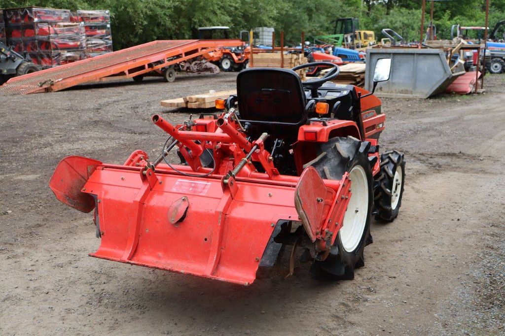 Mitsubishi MT155 Diesel-Minitraktor, 15 PS, mit Grubber