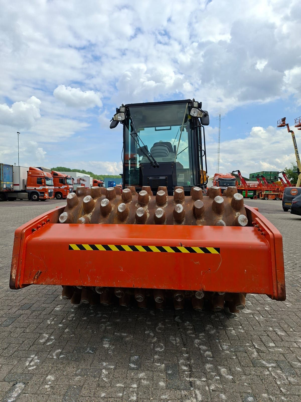 Caterpillar CP76 Single Drum Roller