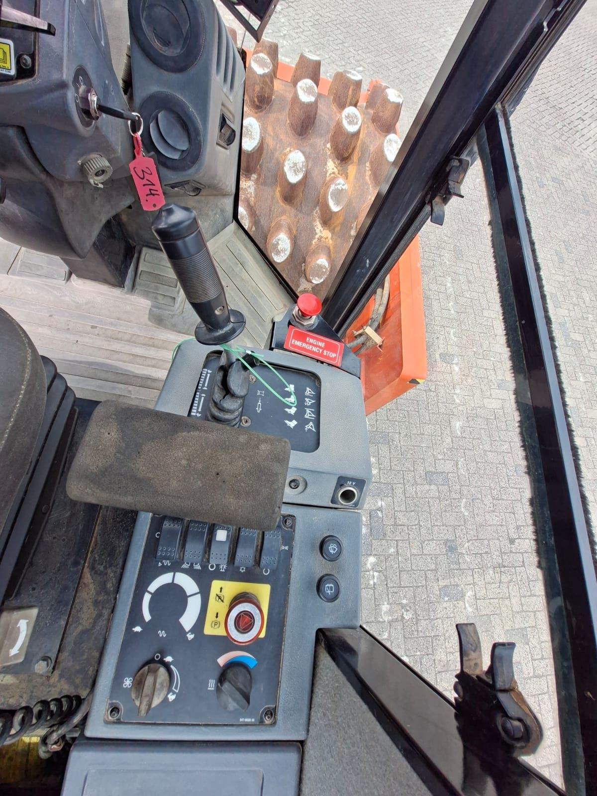 Caterpillar CP76 Single Drum Roller