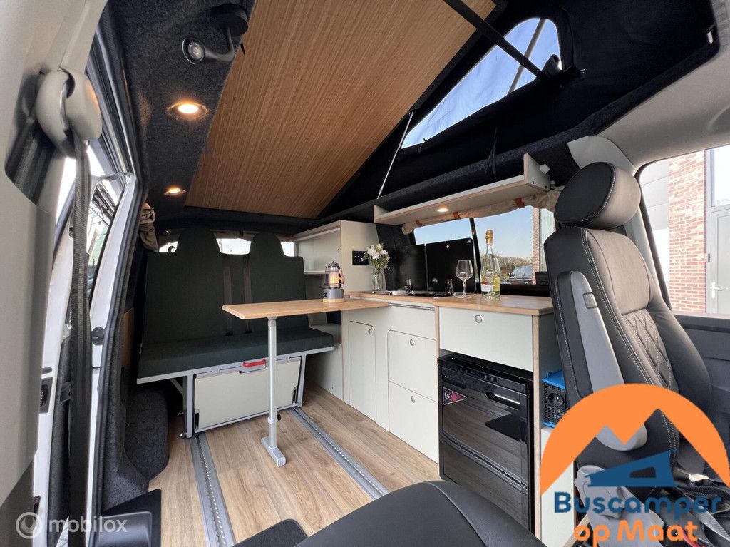 Volkswagen T6.1 buscamper Florida L1H1 2021 two-tone