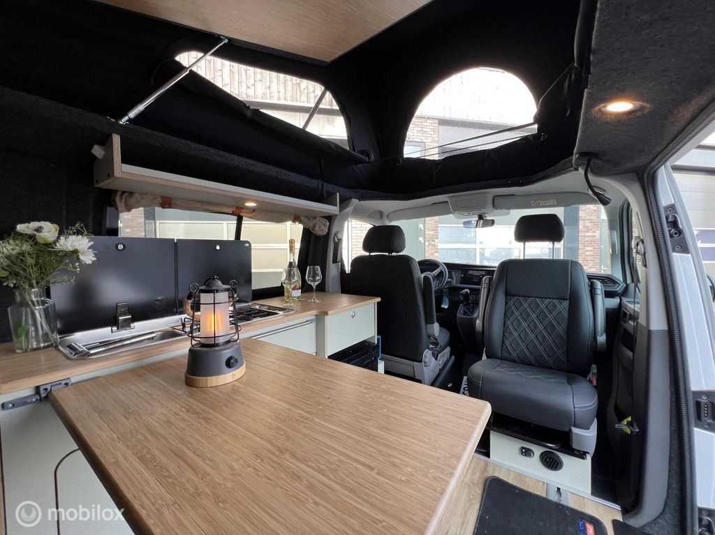 Volkswagen T6.1 buscamper Florida L1H1 2021 two-tone