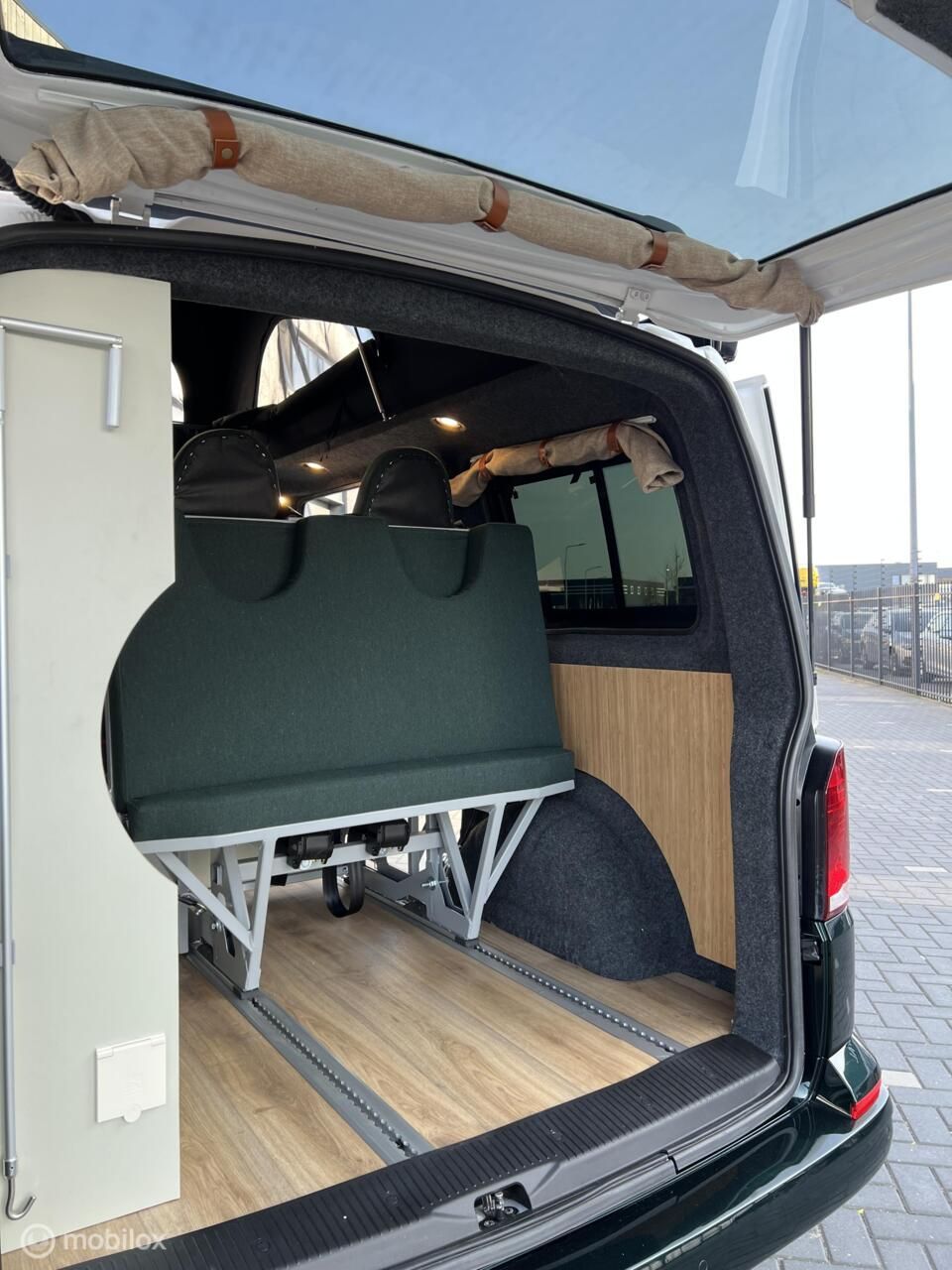 Volkswagen T6.1 buscamper Florida L1H1 2021 two-tone