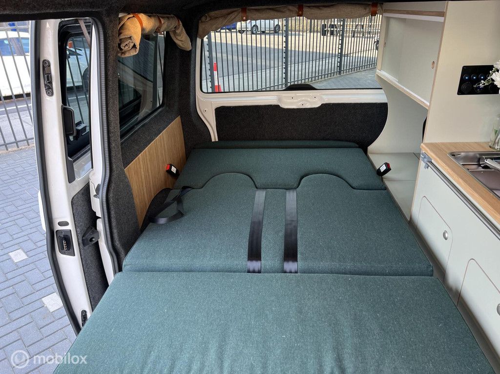 Volkswagen T6.1 buscamper Florida L1H1 2021 two-tone