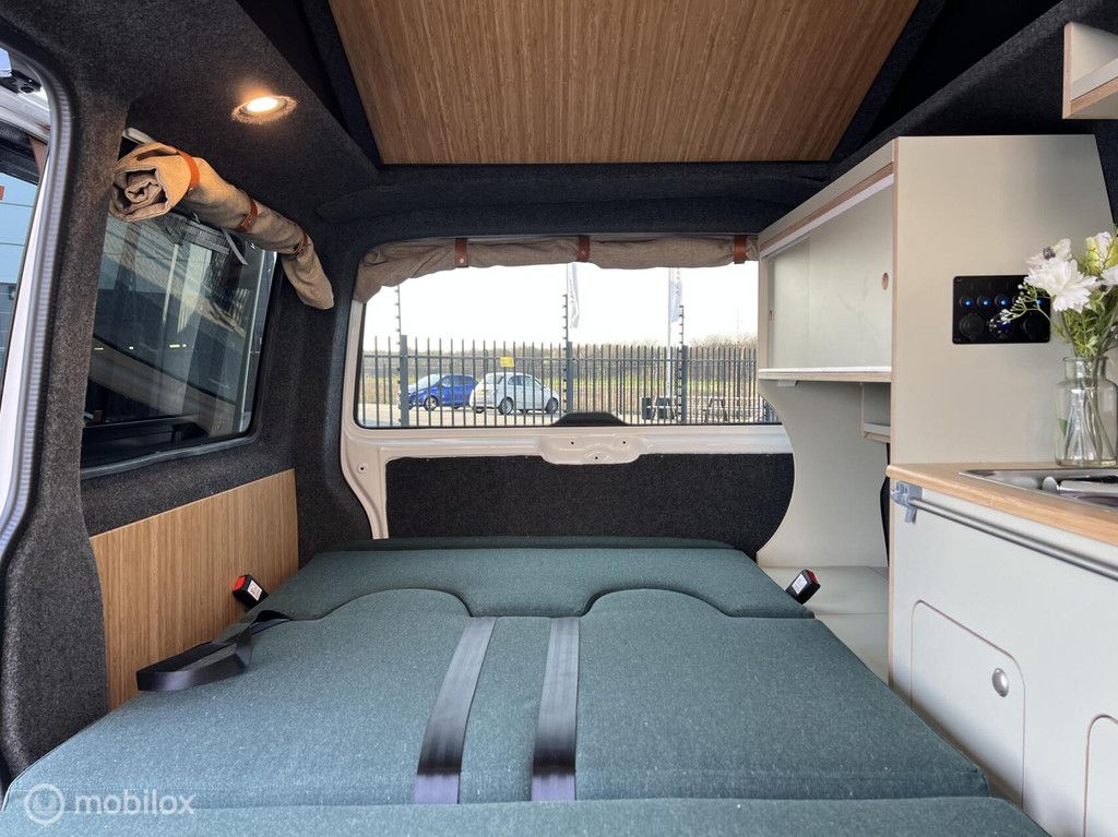 Volkswagen T6.1 buscamper Florida L1H1 2021 two-tone