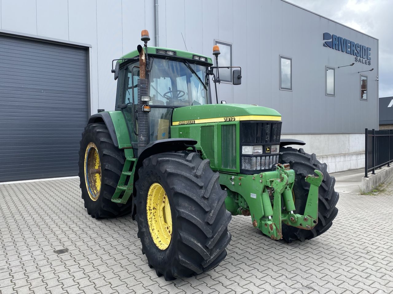 John Deere 7810
