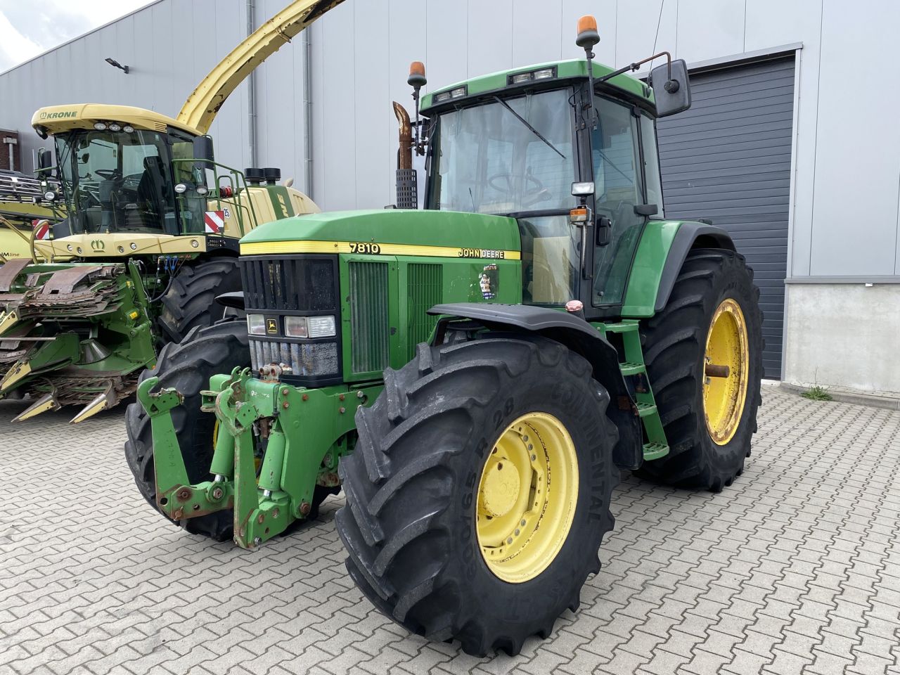 John Deere 7810