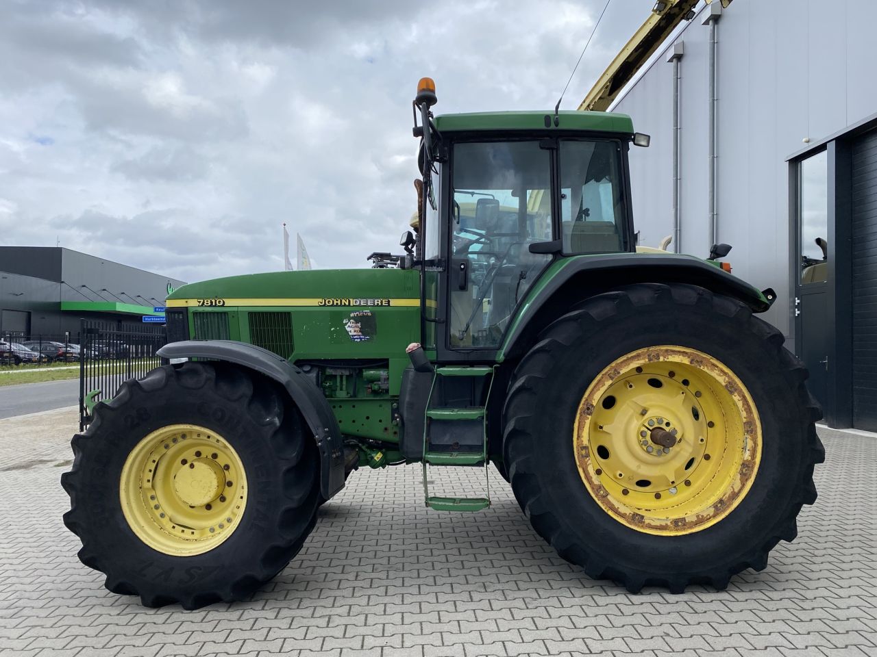John Deere 7810