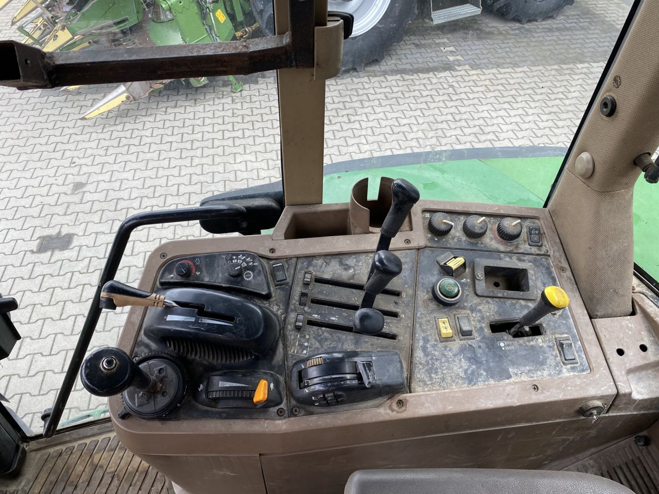 John Deere 7810