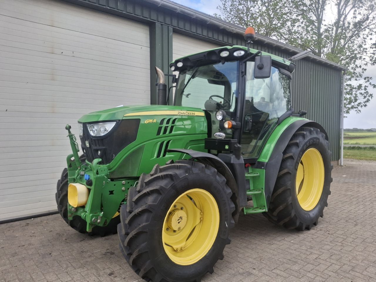 John Deere 6115R PQ