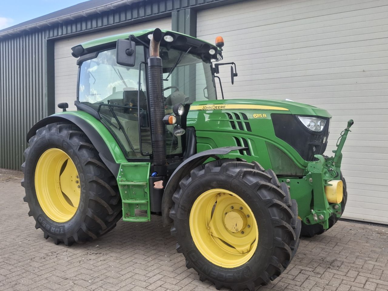 John Deere 6115R PQ