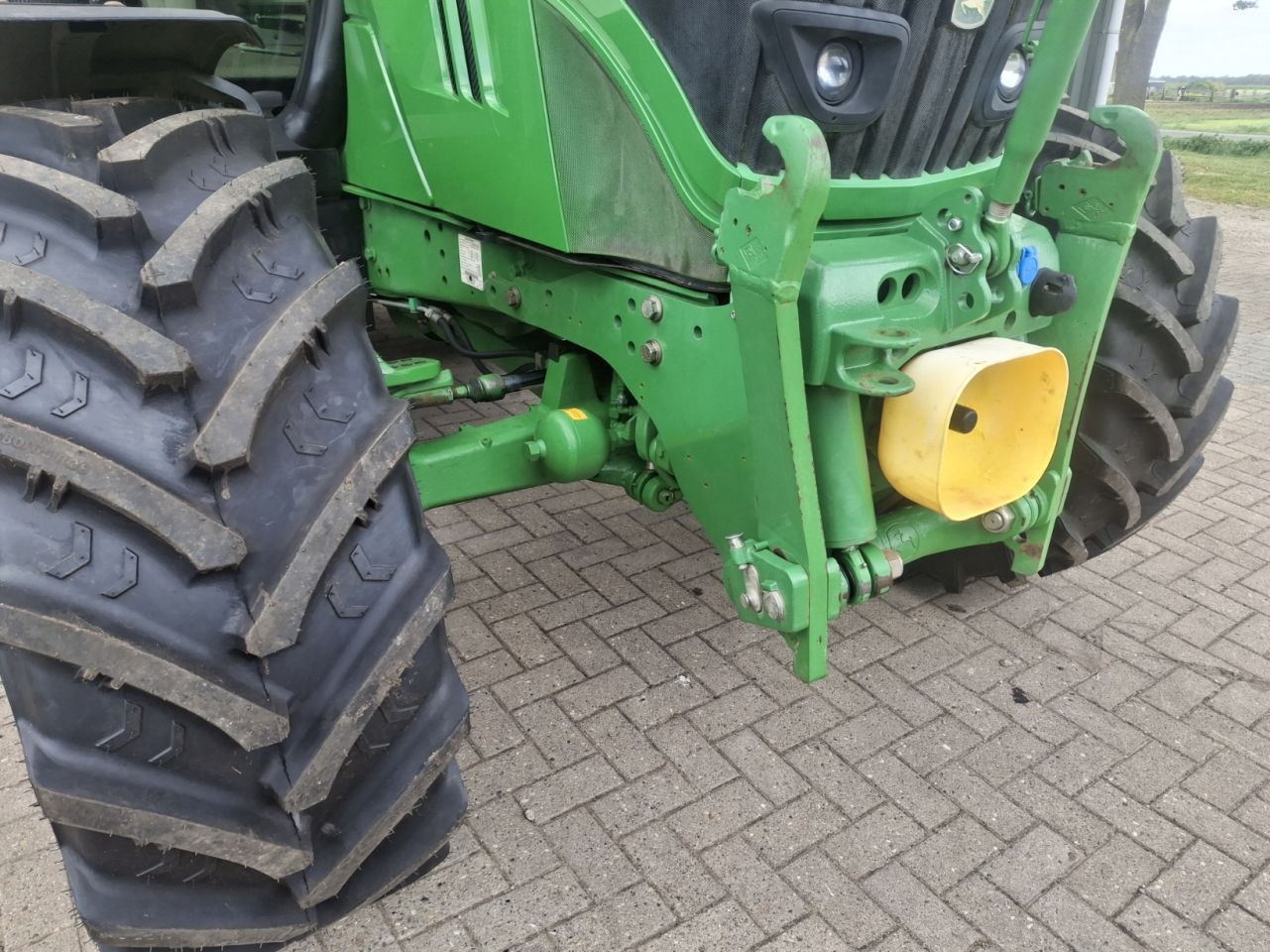 John Deere 6115R PQ