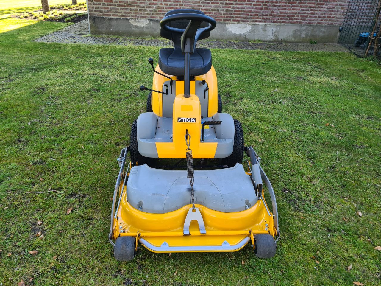 Stiga Villa frontmaaier mulch mulchmaaier zitmaaier.