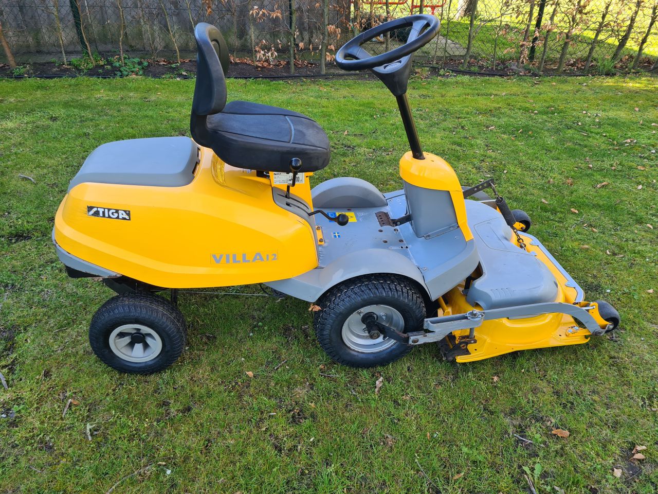 Stiga Villa frontmaaier mulch mulchmaaier zitmaaier.