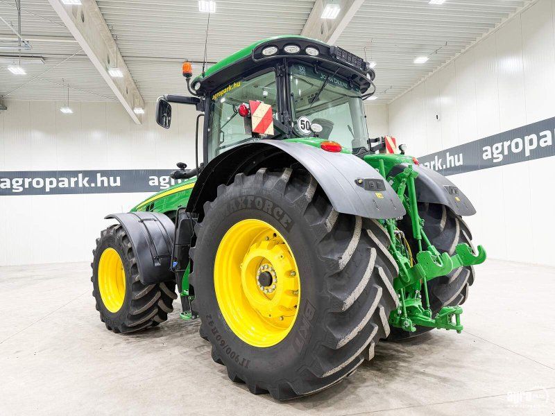 John Deere 8400R e23 Powershift 50 km/h, axle suspension, cab suspension, S