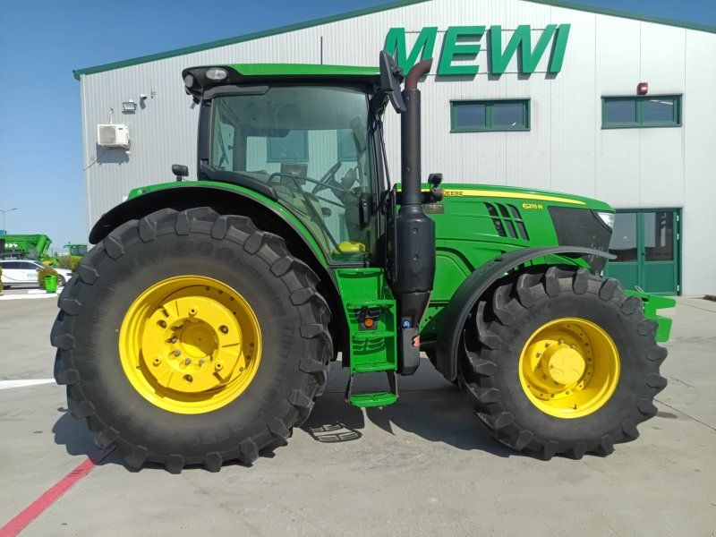 John Deere 6215R
