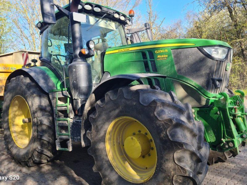John Deere 6230R