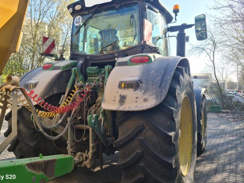 John Deere 6230R