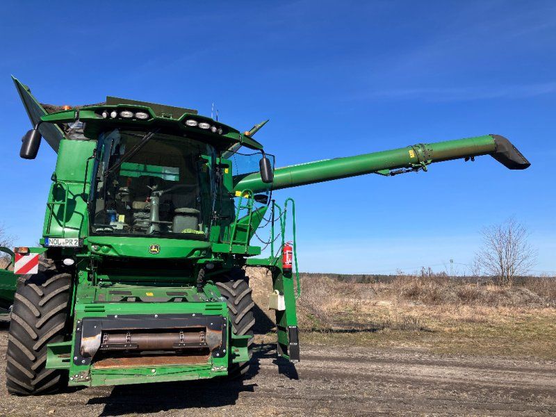 John Deere S785