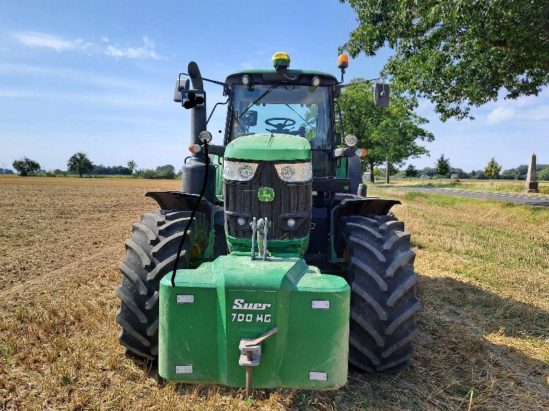 John Deere 6195M
