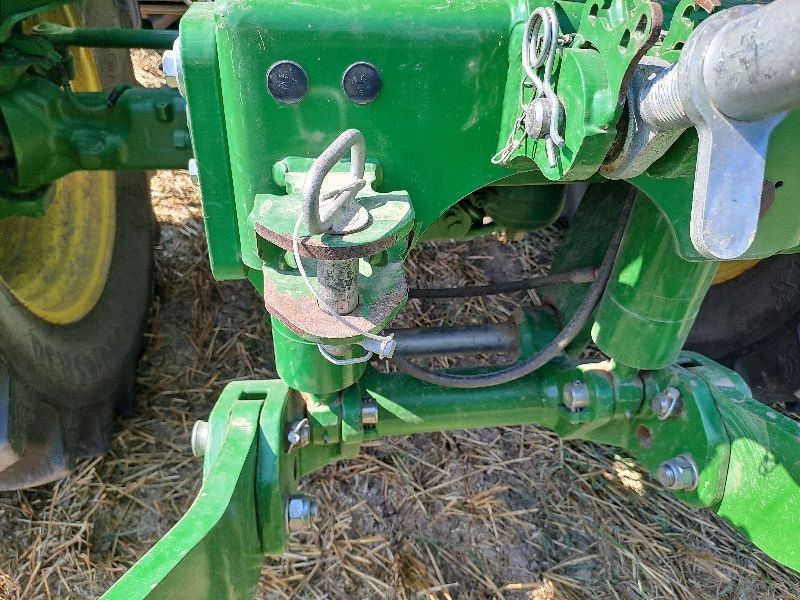 John Deere 6195M