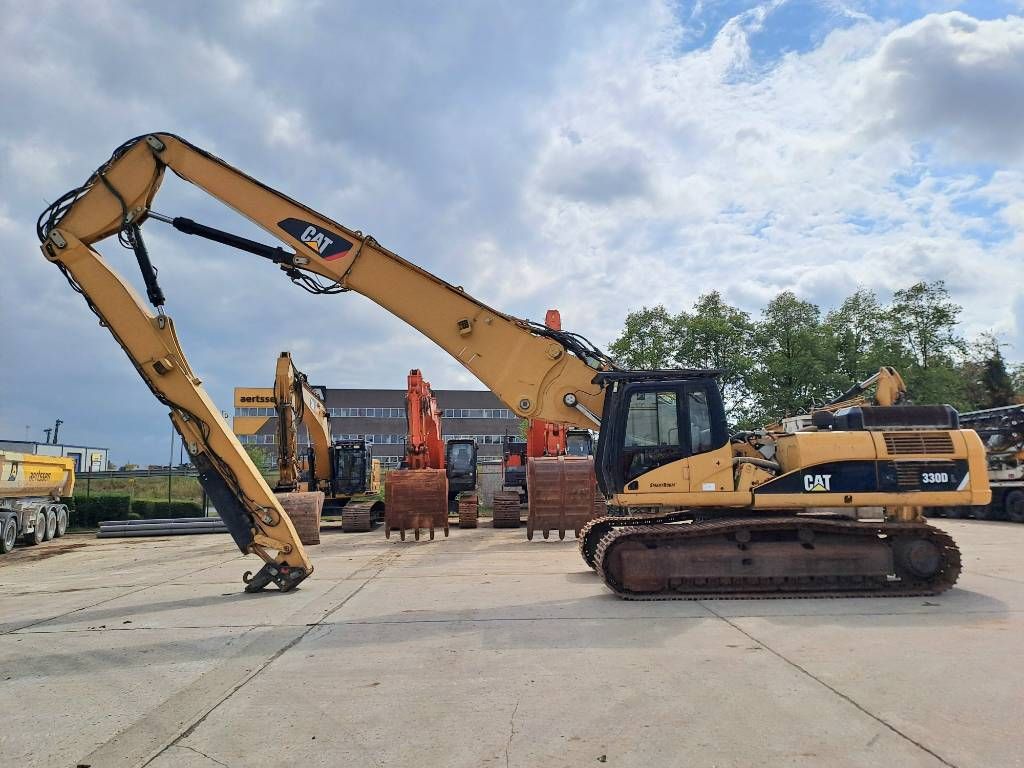 CAT 330DL UHD (21m UHD + standard boom)